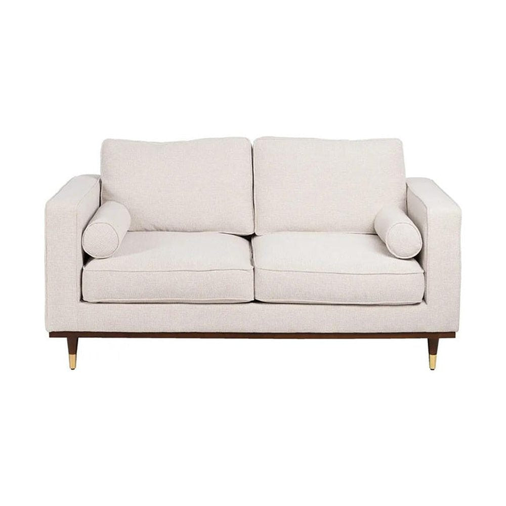 Bézs színű szövettel kárpitozott, 2 személyes kanapé.