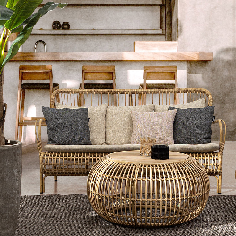 Mediterrán, natúr színű, bambuszhatású alumíniumból készült, kerti dohányzóasztal teakfa fedlappal