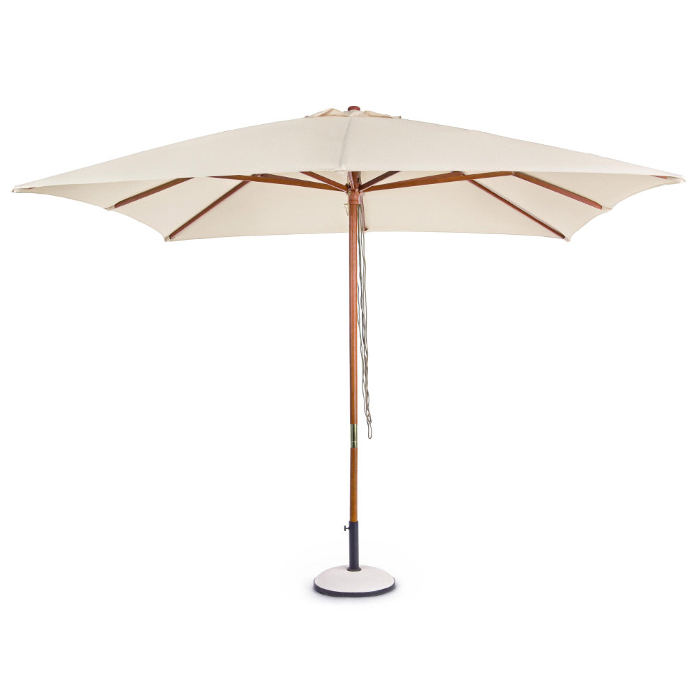 Fa- és acélszerkezetes napernyő, bézs színű ponyvával, cement alappal.