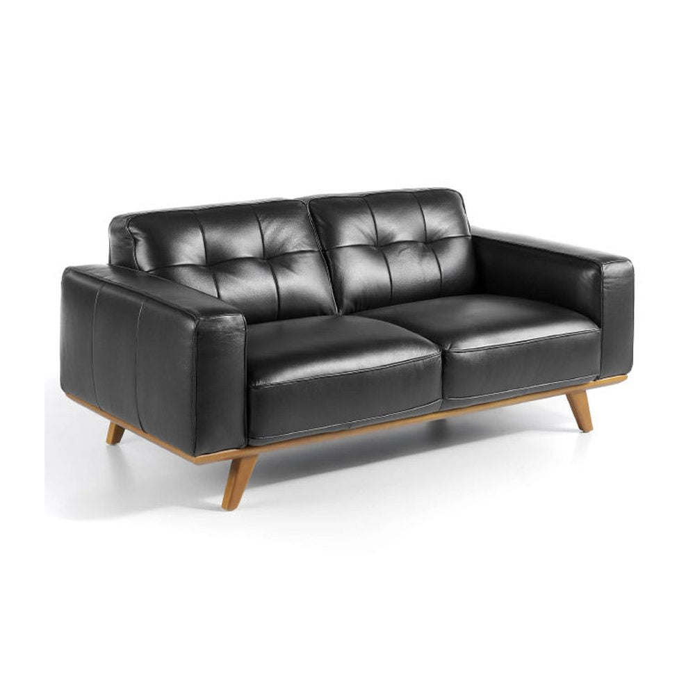 Kortárs stílusú, fekete színű bőrrel kárpitozott, fenyőfaszerkezetes, dizájn kanapé.