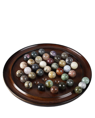 Vinage stílusú, mézszínű, fenyőfából készült peg pasziánsz játéktábla 38 darab kőgolyóval