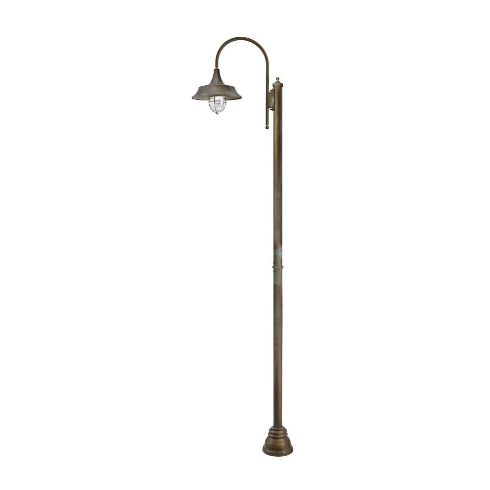 Atelier vintage egy lámpás réz kültéri kandeláber 270 cm magas kivitelben, ívelt lámpakarral