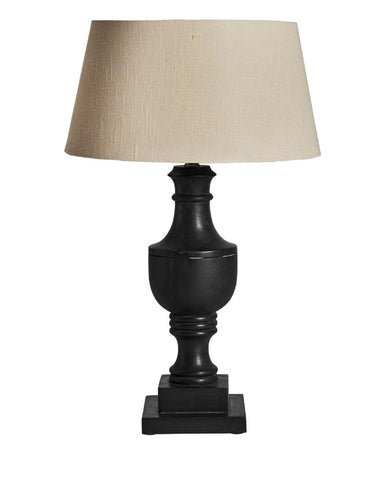 Mangófából faragott, fekete színű asztali lámpa, natúr színű pamut lámpaernyővel