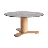 Kortárs stílusú, fenyőfából és tölgyfából készült étkezőasztal kő asztallappal.