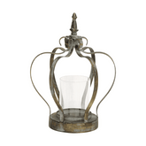 Antikolt aranyszínű, korona formájú fém lámpás üvegbúrával, rusztikus vidéki stílusban, az Antique Metals kollekcióból, 29 cm magas.
