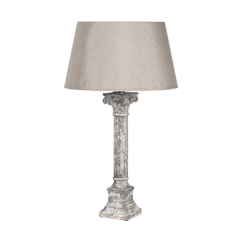 Antikolt felületű, szürke színű, korinthoszi oszlopfős asztali lámpa.