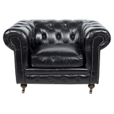 Egyszemélyes fekete Chesterfield bőrfotel elölnézetből, mélygombozott háttámlával.