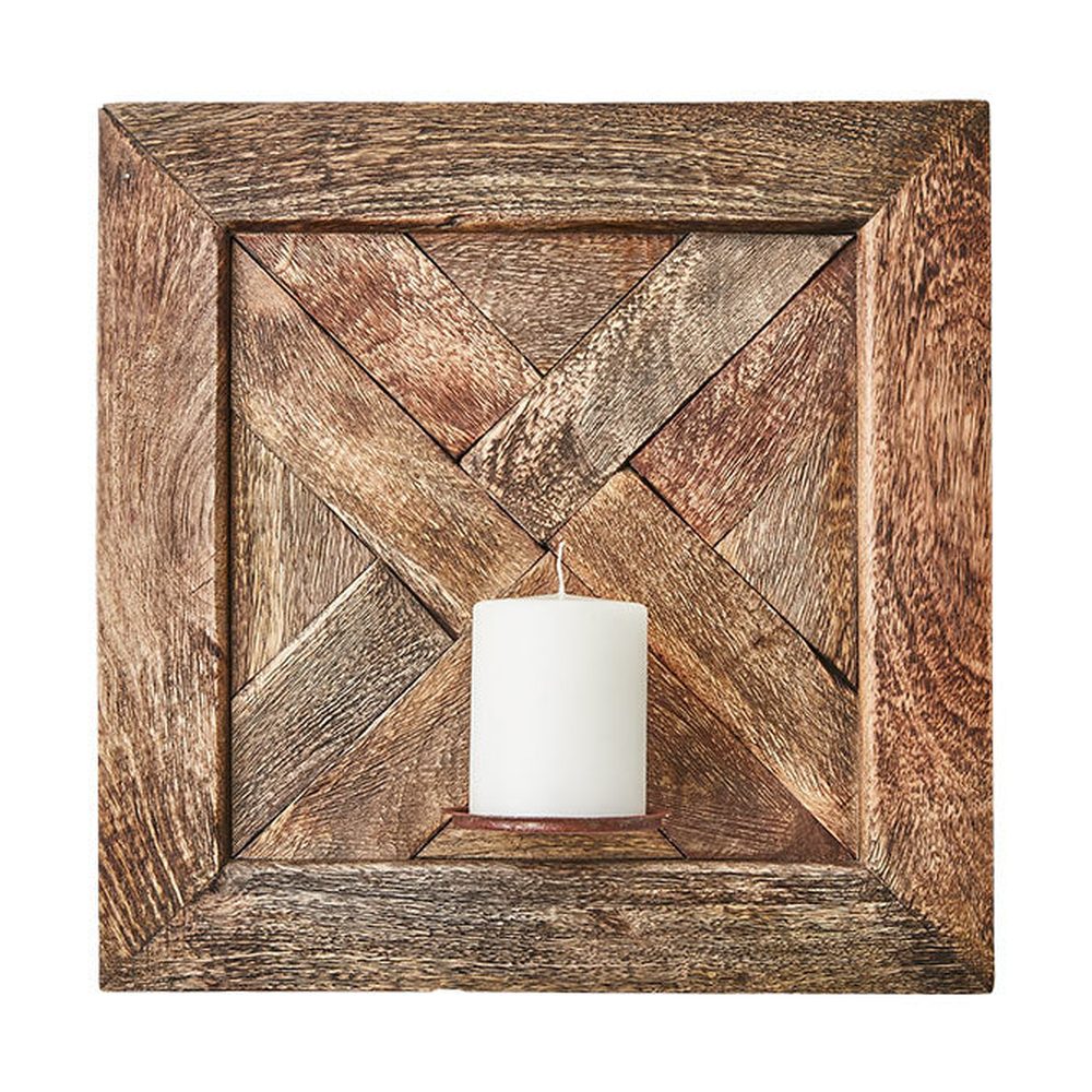 Natúr színű, újrahasznosított fából készült kézműves fali gyertyatartó.