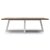 Flores szilfa étkezőasztal 280 cm teljes nézet fehér háttérrel, parketta mintás asztallappal és döntött lábakkal