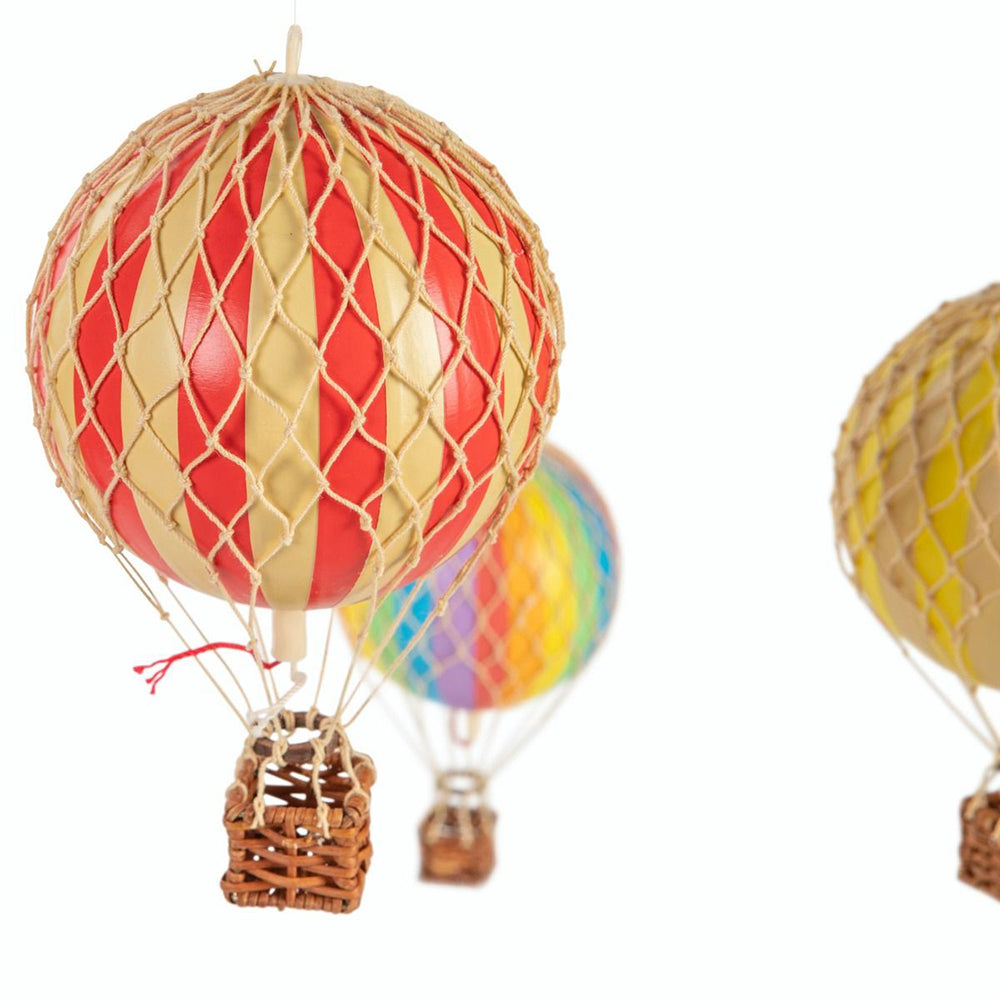 Mozgatható vintage hőlégballon modell szett.