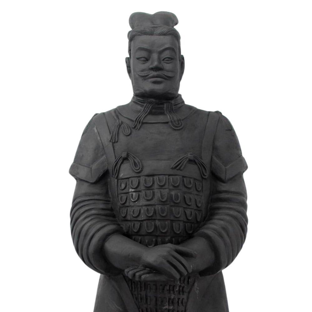 Matt fekete színű, kínai harcost ábrázoló műgyanta szobor..