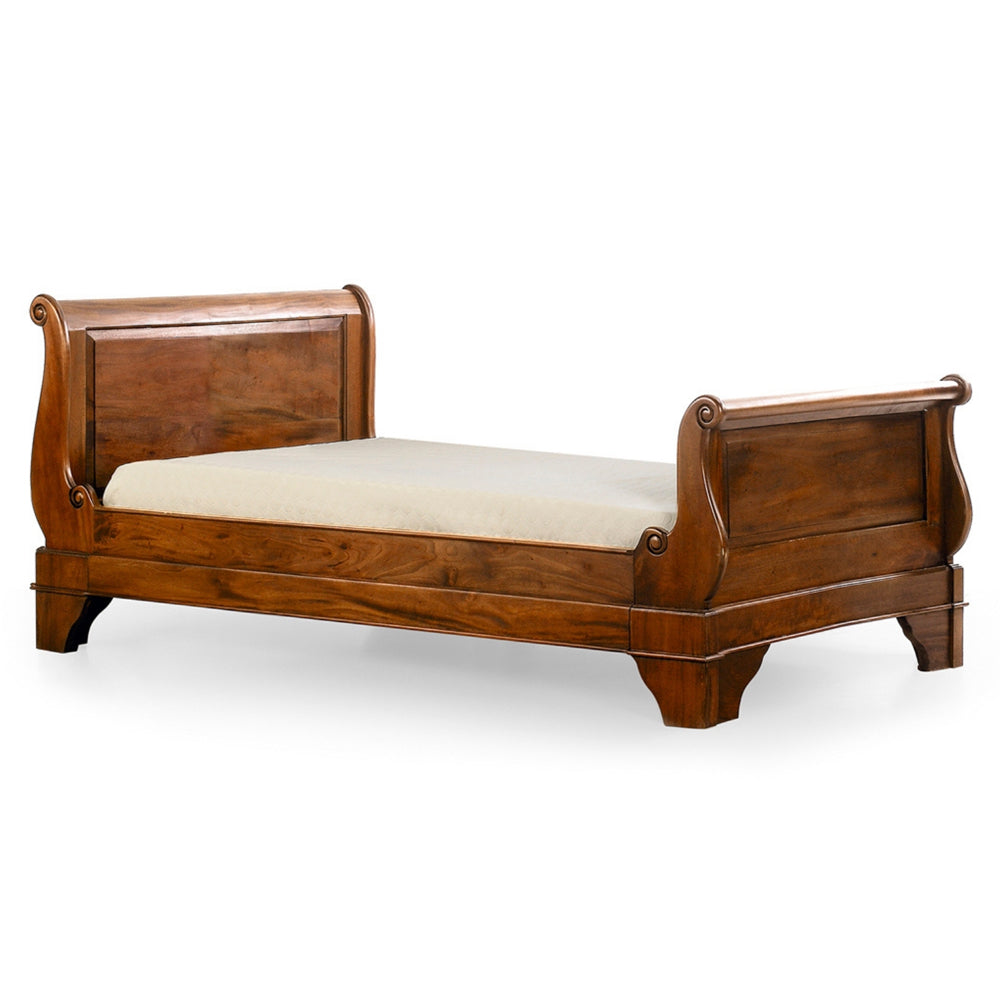 Klasszikus HERITAGE mahagónifa ágy 105 × 225 cm, ívelt fejtámlával és lábtámlával.