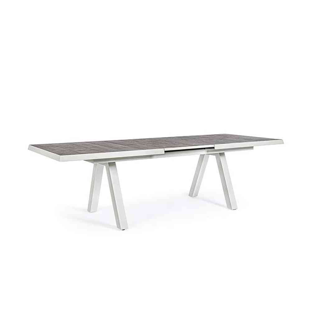 Krém színű kortárs kerti étkezőasztal.