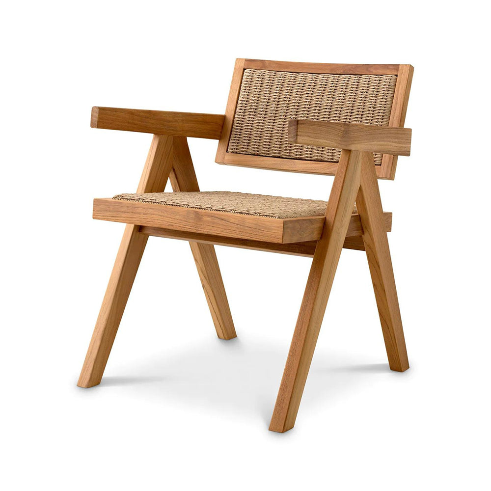 Teakfából készült, natúr színű, formatervezett kerti szék polirattanból szőtt háttámlával és ülőfelülettel..