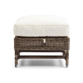 natúr műrattan lábzsámoly fehér párnával elölnézet