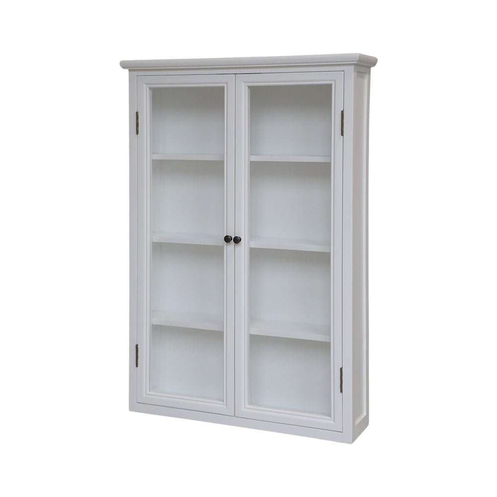 Old French fehér színű, kétszárnyú, üvegezett ajtós faliszekrény négy polccal, klasszikus vonalvezetésű kialakításban.