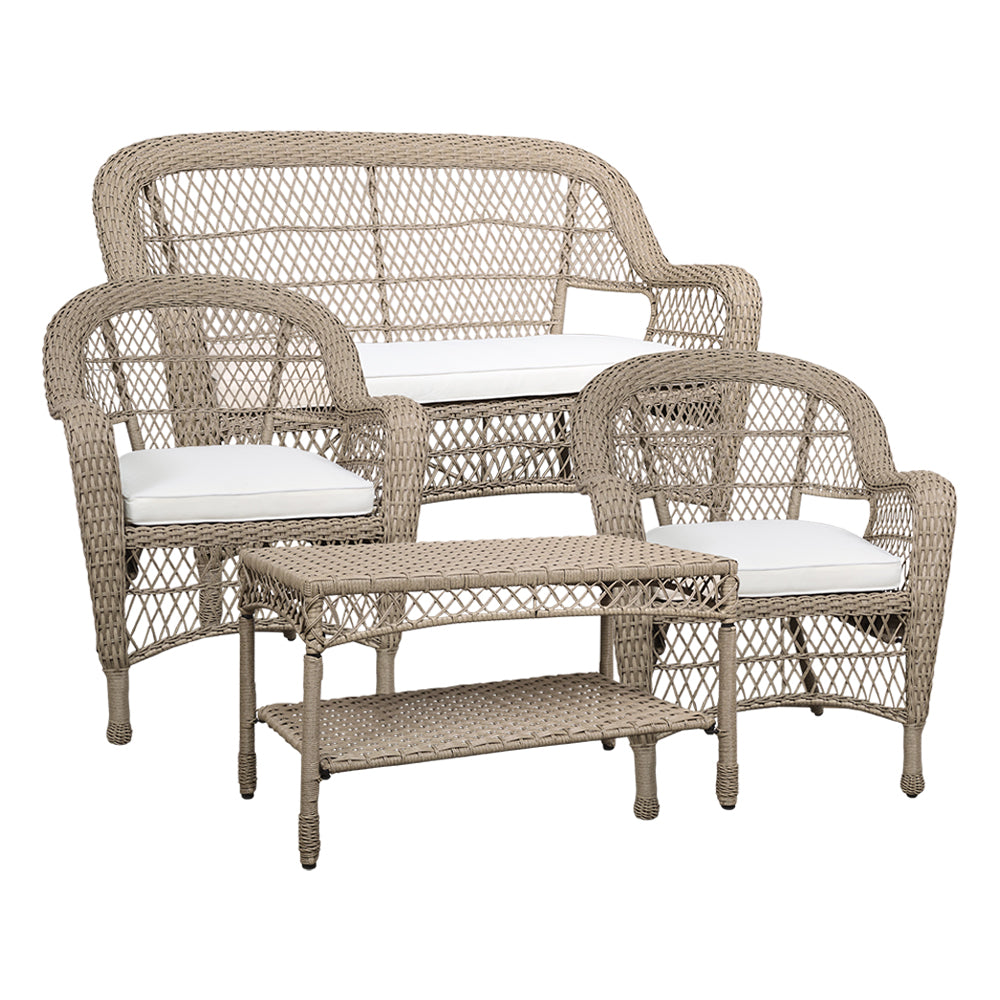 OLD FRENCH natúr műrattan kerti ülőgarnitúra fehér háttéren, kanapéval, két fotellel és asztallal