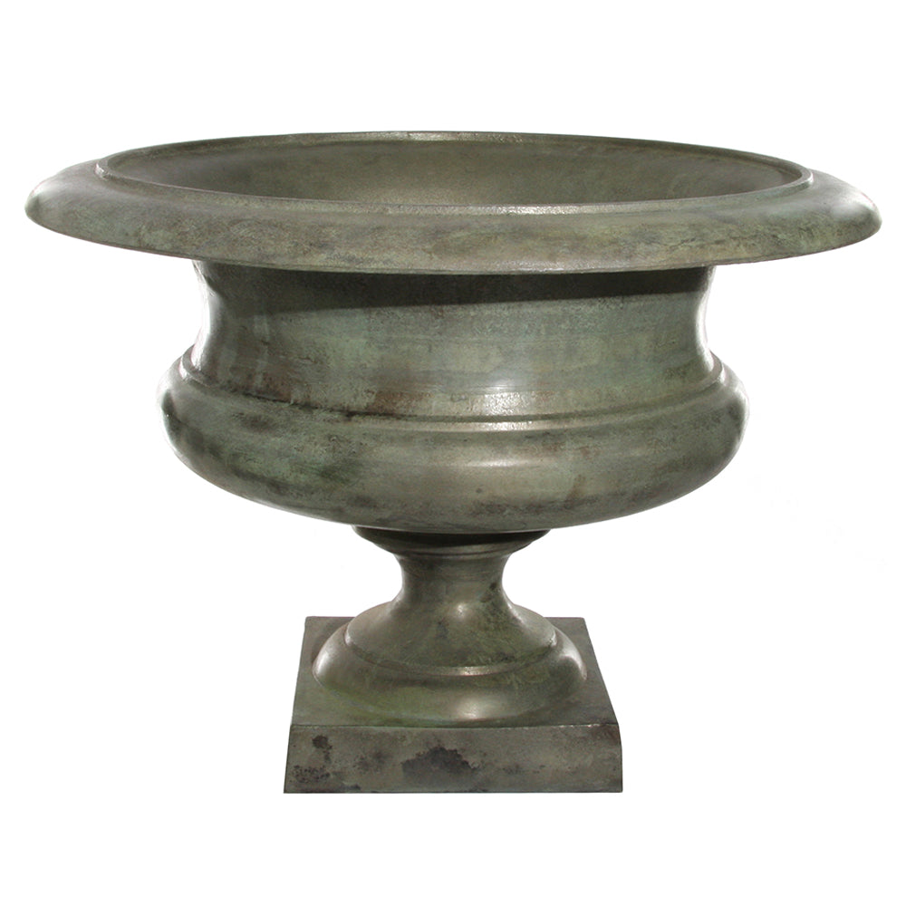 Öntött alumíniumból készült, kültérre is alkalmas, antik zöld színű nagy kaspó-váza.