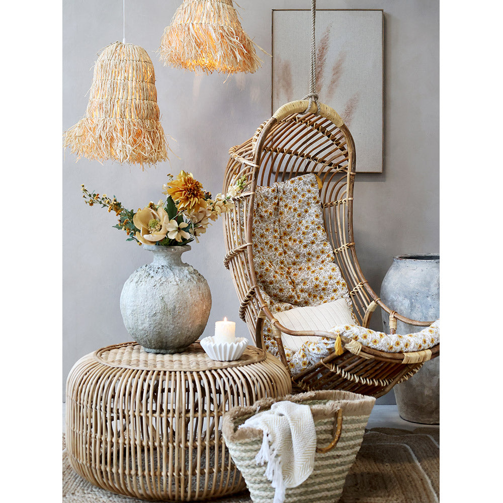 Növényi rattanból készült, vintage stílusú, kézműves függőfotel. Növényi rattanból készült, vintage stílusú, kézműves függőfotel.