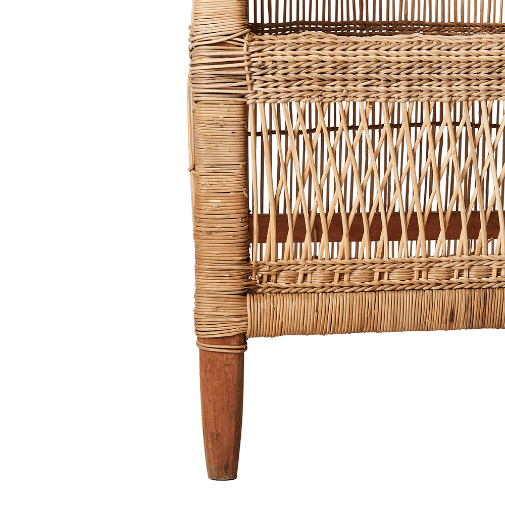 Termesztés rattanból készült, kézműves fotel. Termesztés rattanból készült, kézműves fotel.