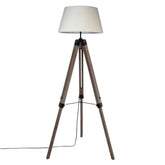 Tömörfából készült, vászon lámpabúrás, 3 lábú állólámpa.