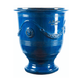 Provanszi stílusú, kék mázas anduze kerámiakaspó a Vase d' Anduze Emaillés Tradition kollekcióból, Medici motívummal és fényes felülettel.