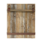 Újrahasznosított fából és bőrből készült, natúrszínű, falra helyezhető üzenőtábla.