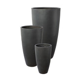 Fagyálló műgyantából készült, modern kortárs stílusú, beton hatású, antracitfekete színű kültéri kaspószett.