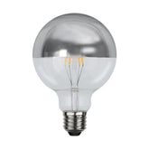 Coated Shining meleg fehér fényű LED dekorációs izzó áttetsző üveggel, ezüst bevonattal.