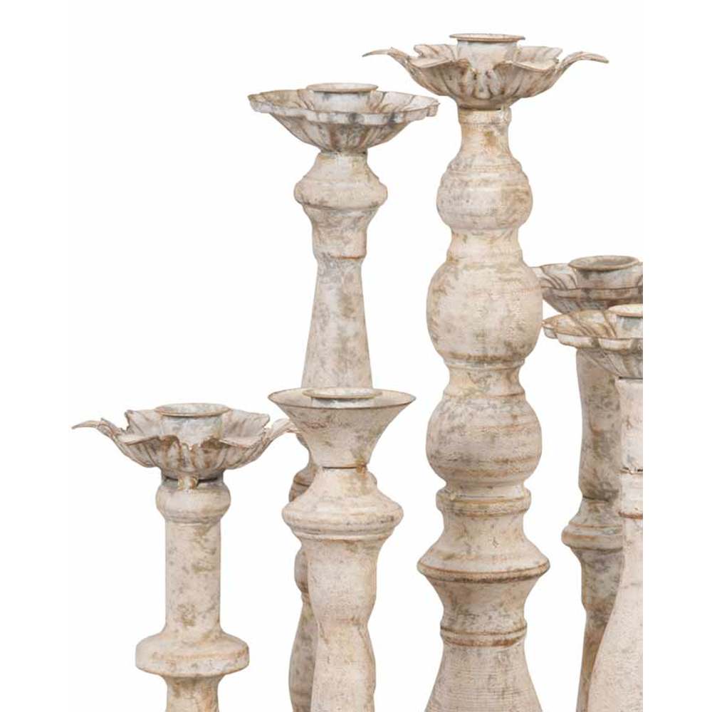 Shabby Chic stílusú 7 ágú, fémtálcás, antikolt felületű, krém színű gyertyatartó Shabby Chic stílusú 7 ágú, fémtálcás, antikolt felületű, krém színű gyertyatartó