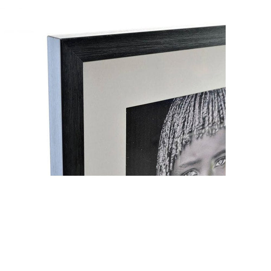 Assile arckép közelről fekete fehérben törzsi stílusú portré üvegezett képkeretben 35x45 cm