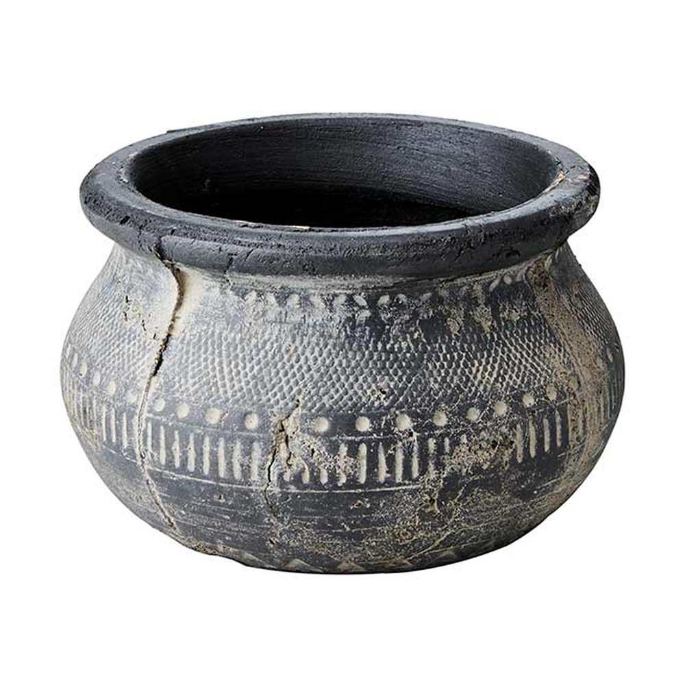 Törzsi stílusú, geometrikus mintákkal díszített, fekete színű, kézműves égetett agyag kaspó.
