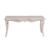 Shabby chic stílusú, antikolt fehér színű fenyőfa étkezőasztal.