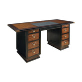 Prémium kategóriás, hársfából készült kapitányi íróasztal 8 fiókkal.