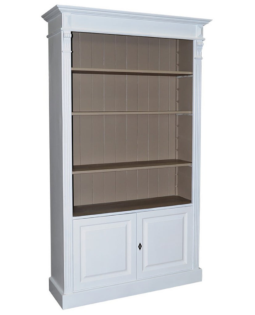 Klasszikus stílusú, tömör fenyőfa könyvesszekrény. Fehér és festett világosbarna színű.