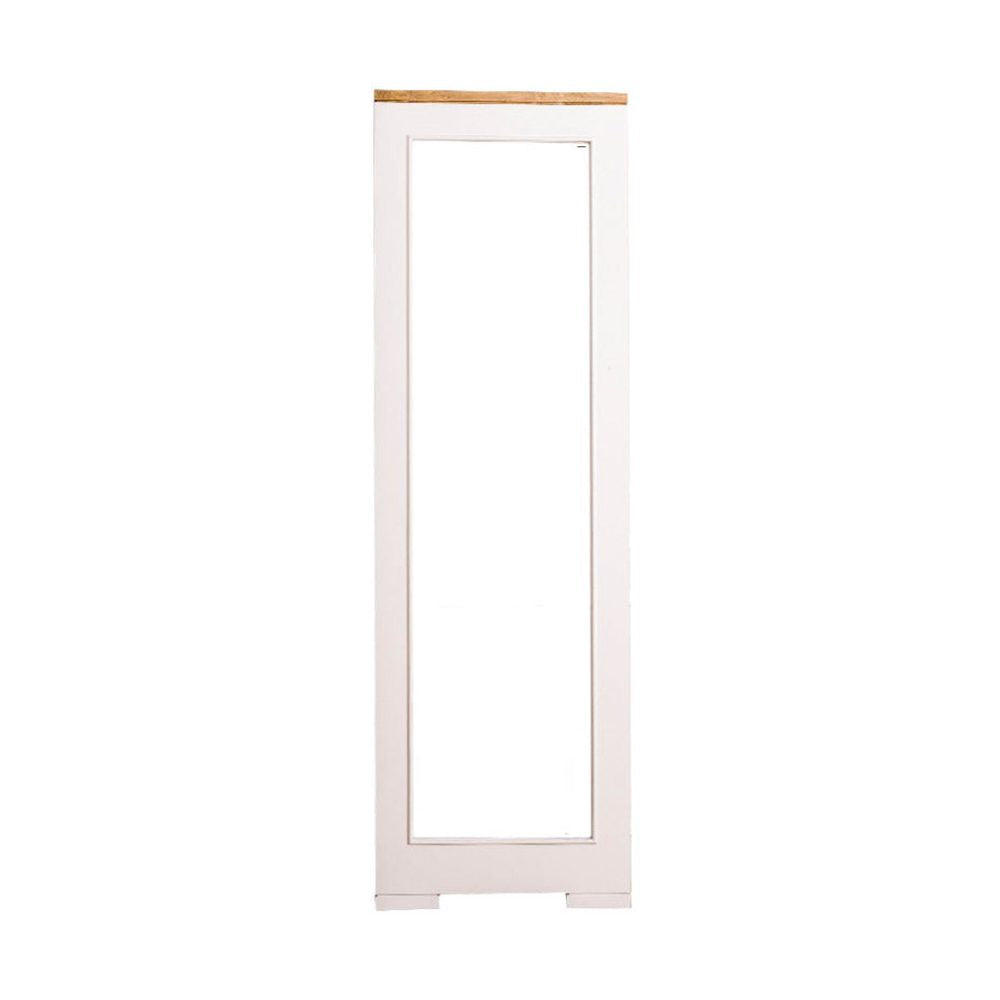 Keskeny formájú, fehér színű fenyőfakeretes fali tükör.