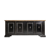 Gyarmati stílusú, szilfából készült, antikolt fekete színű, dekoratív faragásokkal díszített tálaló natúr színű fedlappal.