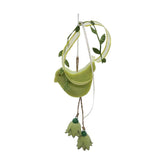Prémium minőségű, függeszthető, 25 cm magas (+ akasztó), exkluzív megjelenésű, madár alakú, illatos kézműves szappan dekoráció, zöld színű fém tulipánokkal