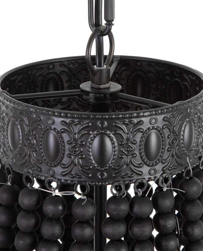 Kortárs mediterrán stílusú, matt fekete színű dombormintás fémből és fa gyöngysorból készült függeszték csillár