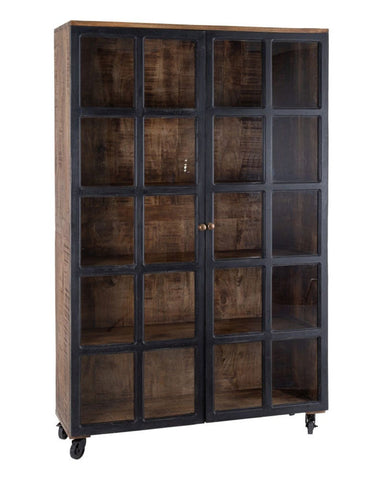 Loft stílusú, mangófából készült, 194 cm magas, 4 polcos, fémkerekekkel felszerelt vitrines szekrény
