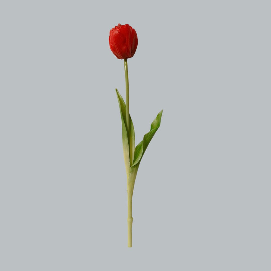 Élethű megjelenésű, piros színű nyílt virágú tulipán művirág
