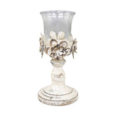 Shaby Chic, vintage stílusú kopottan sikkes megjelenésű, antikolt krém színű fém virágokkal díszített üvegkelyhes gyertyatartó