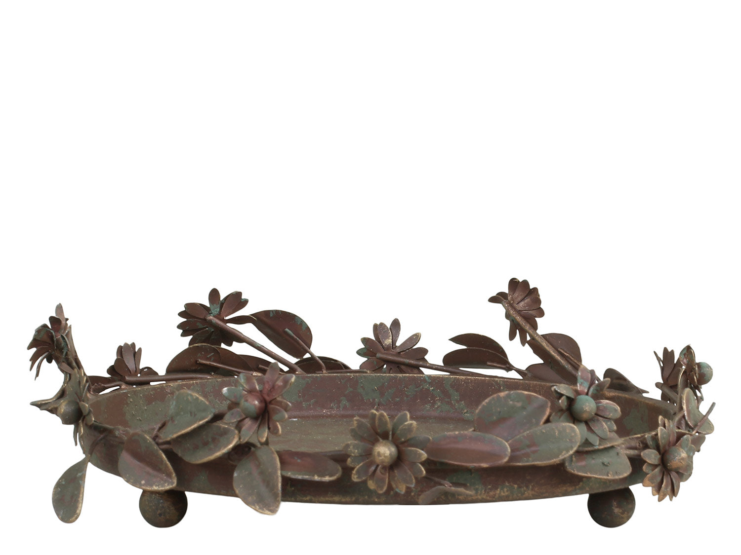 Vintage stílusú, antikolt felületű, fém virágokkal és levelekkel díszített antik réz színű gyertyatartó tálca.