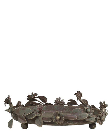 Vintage stílusú, antikolt felületű, fém virágokkal és levelekkel díszített antik réz színű gyertyatartó tálca