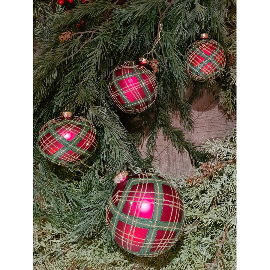 Skót kockás mintázatú, üveg karácsonyfadísz szett.