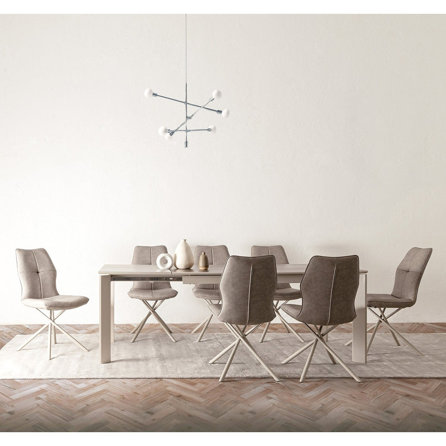 szürkésbarna) színű műbőr szövettel kárpitozott, kortárs dizájn étkezőszék