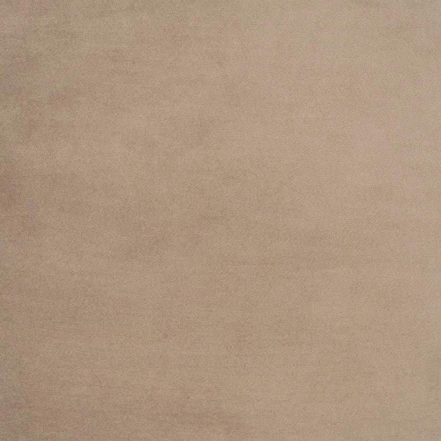 Pezsgőszínű bársonnyal kárpitozott, 2 személyes kanapé.