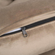 Pezsgőszínű bársonnyal kárpitozott, 2 személyes kanapé.