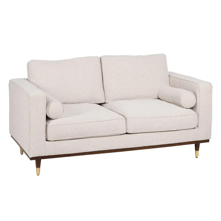 Bézs színű szövettel kárpitozott, 2 személyes kanapé.