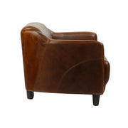 Klasszikus klubstílusú, valódi bőr kanapé oldalsó profilja, letisztult vonalvezetéssel.